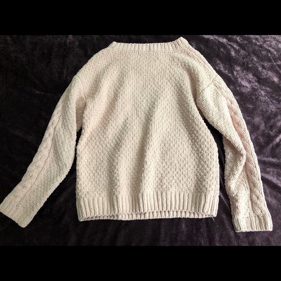 Sweaters - Picture 4 of 4